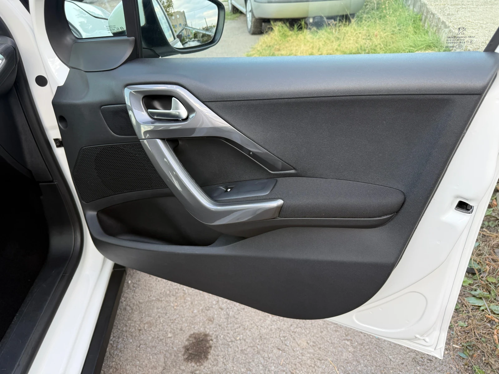 Peugeot 2008 1.6 HDI -Face, снимка 12 - Автомобили и джипове - 55947980