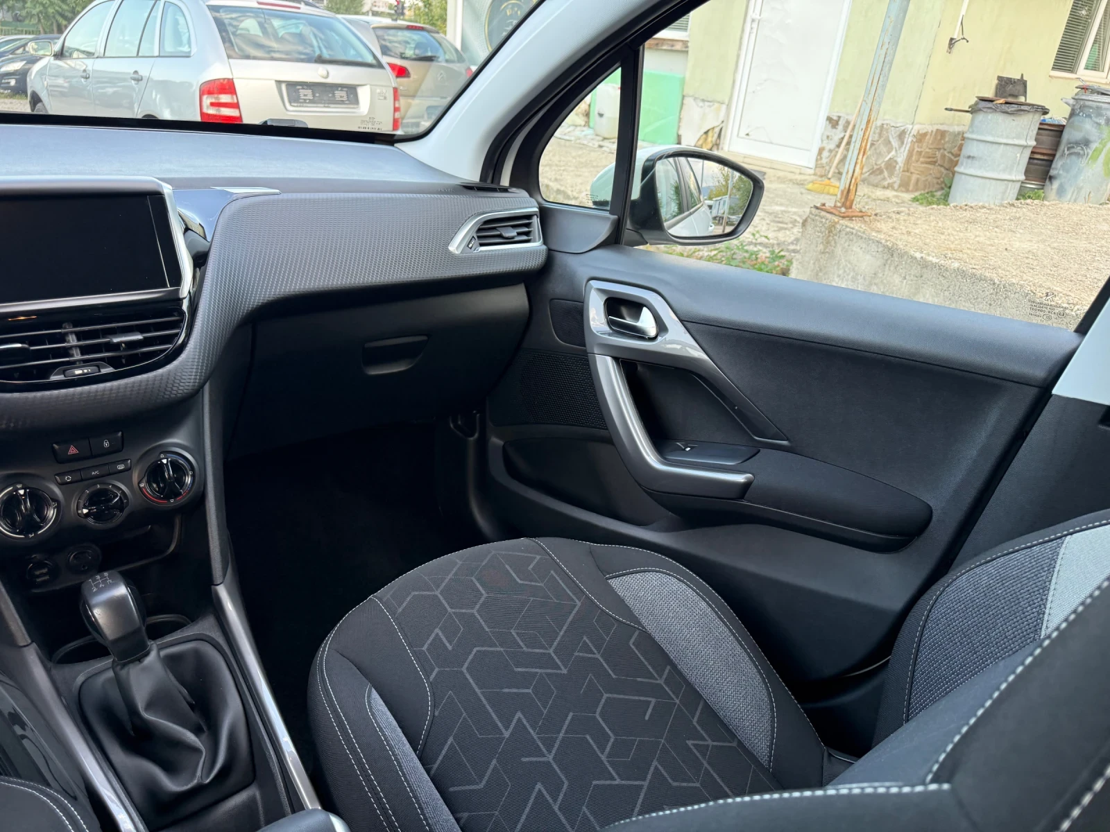 Peugeot 2008 1.6 HDI -Face, снимка 11 - Автомобили и джипове - 55947980