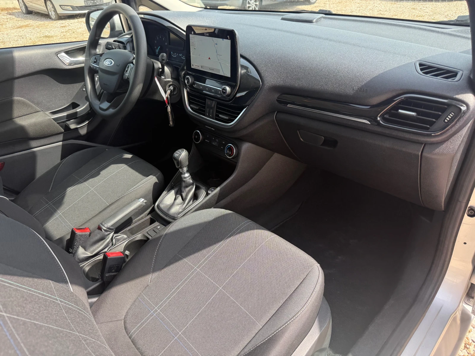 Ford Fiesta 1.0T/NAV/LANE ASSIST/PDC/SERVICE BOOK, снимка 13 - Автомобили и джипове - 55959802