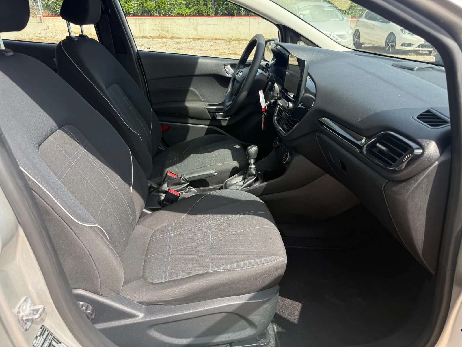 Ford Fiesta 1.0T/NAV/LANE ASSIST/PDC/SERVICE BOOK, снимка 12 - Автомобили и джипове - 55959802