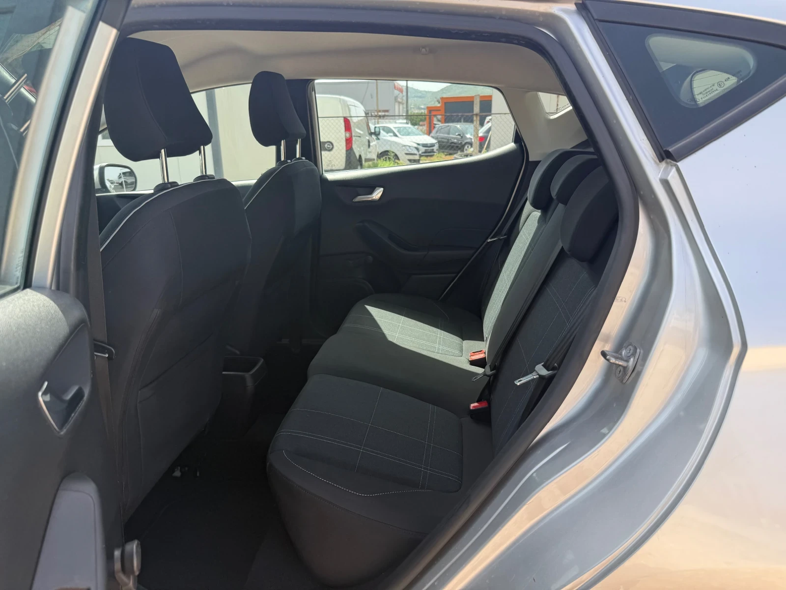 Ford Fiesta 1.0T/NAV/LANE ASSIST/PDC/SERVICE BOOK, снимка 9 - Автомобили и джипове - 55959802