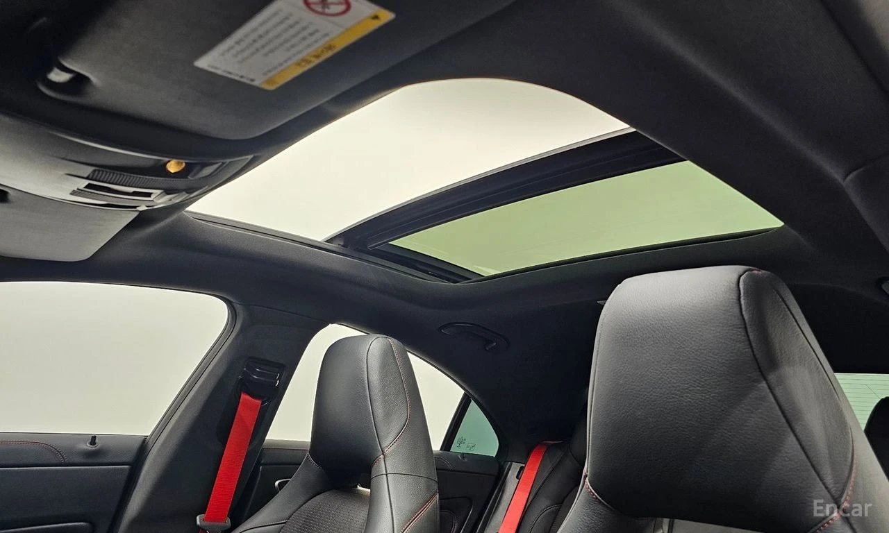 Mercedes-Benz CLA 45 AMG 4MATIC* ПОДГРЕВ* КАМЕРА* КЕЙЛЕС* , снимка 13 - Автомобили и джипове - 56113596