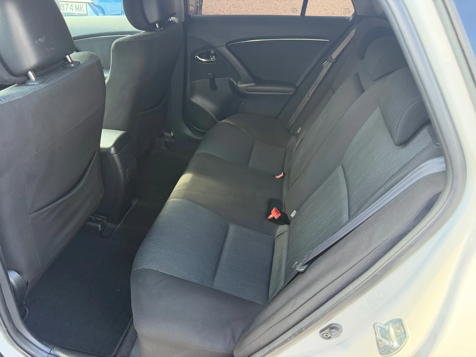 Toyota Avensis 2.0D4d 126к.с 6ск. , снимка 13 - Автомобили и джипове - 56212983