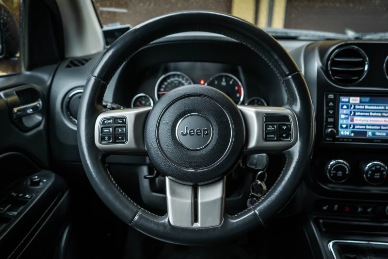 Jeep Compass 2.2d 2ри собственик, снимка 7 - Автомобили и джипове - 47802915