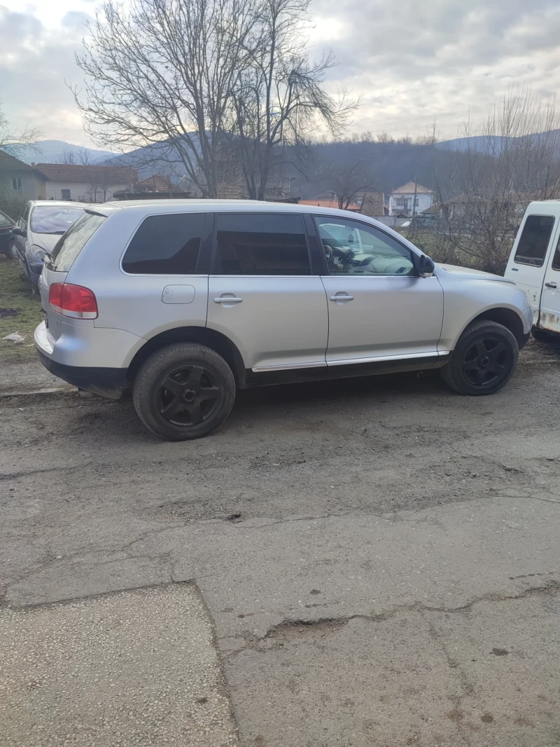 VW Touareg 2.5, снимка 3 - Автомобили и джипове - 48708513