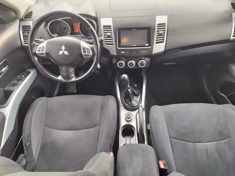 Mitsubishi Outlander 2.0 TDI 57000км Сервизна история , снимка 7 - Автомобили и джипове - 52462597