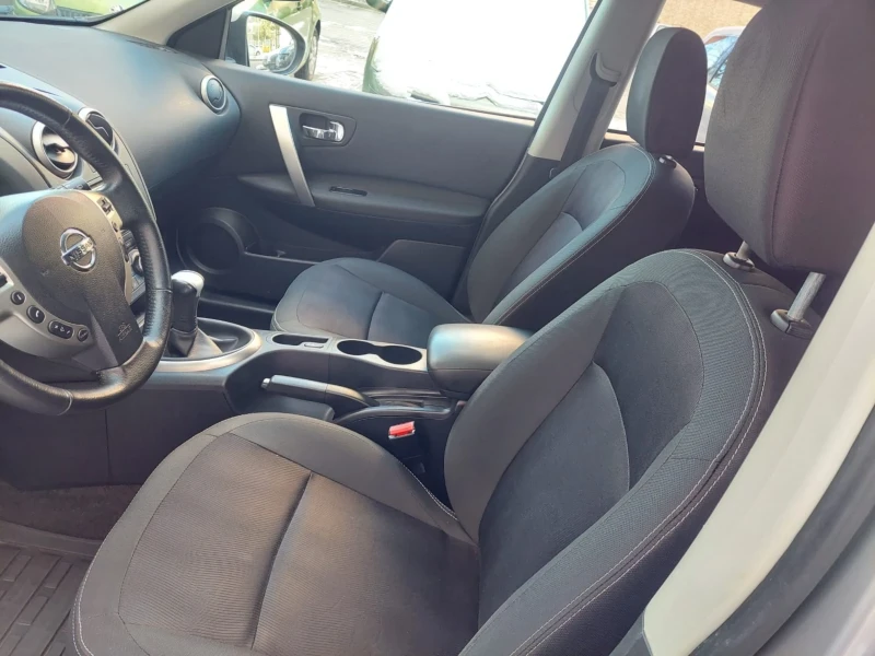 Nissan Qashqai 1.6i 101000км.FACELIFT, ТОП, снимка 13 - Автомобили и джипове - 53047468