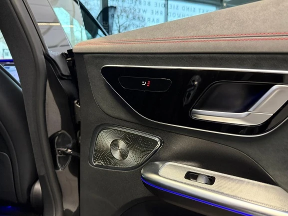 Mercedes-Benz EQE 350 4Matic = AMG Line = Premium Plus Гаранция, снимка 12 - Автомобили и джипове - 53039803