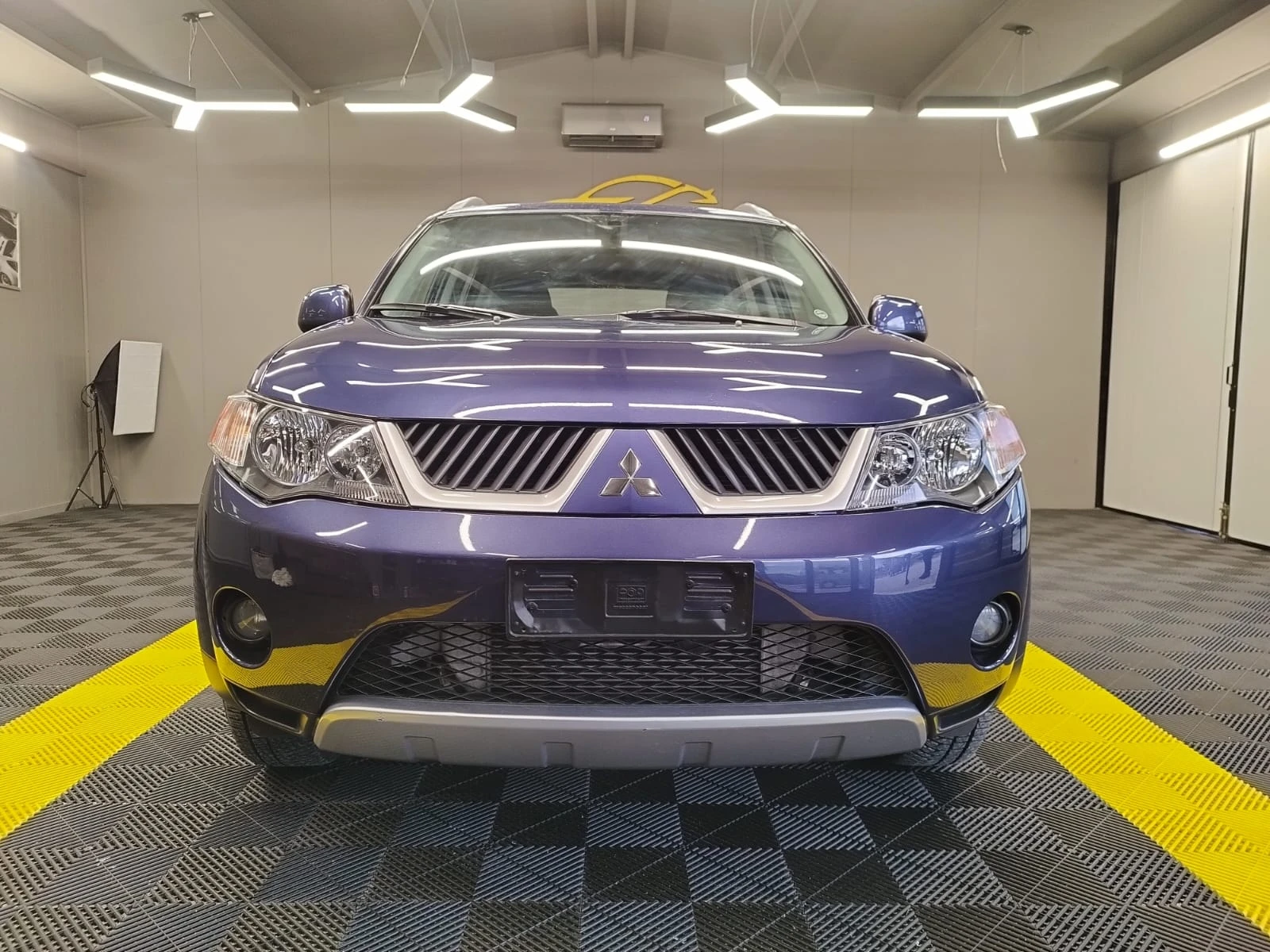 Mitsubishi Outlander 2.0 TDI 57000км Сервизна история , снимка 1