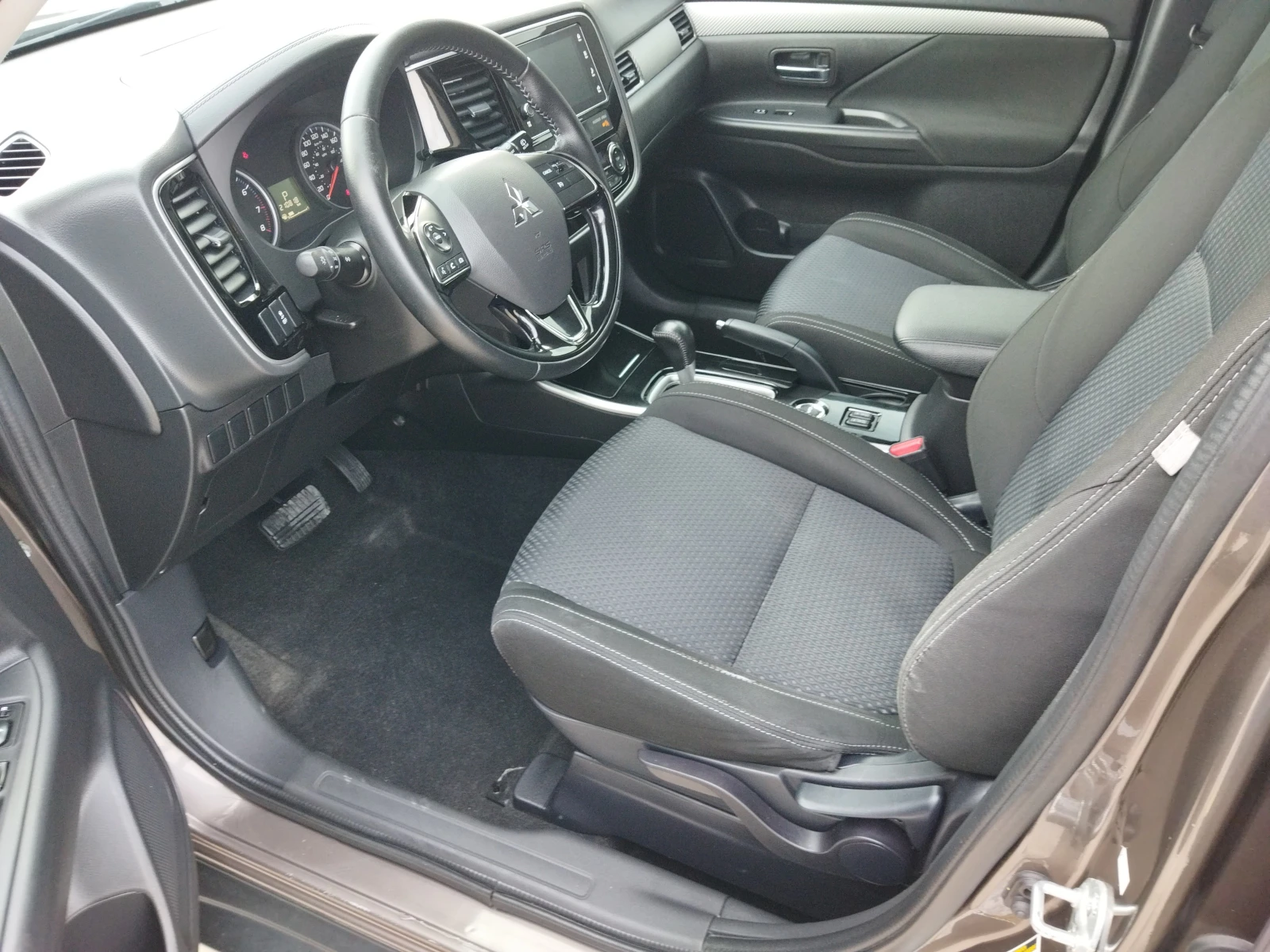 Mitsubishi Outlander 2.4 AWD - изображение 8