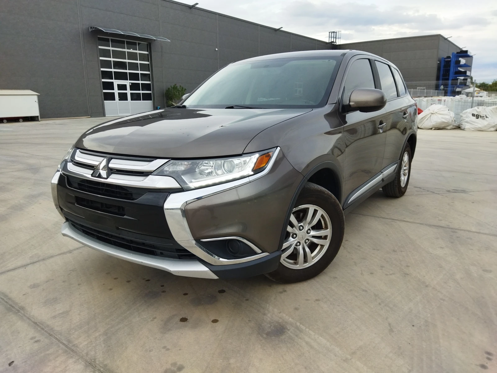 Mitsubishi Outlander 2.4 AWD - изображение 2