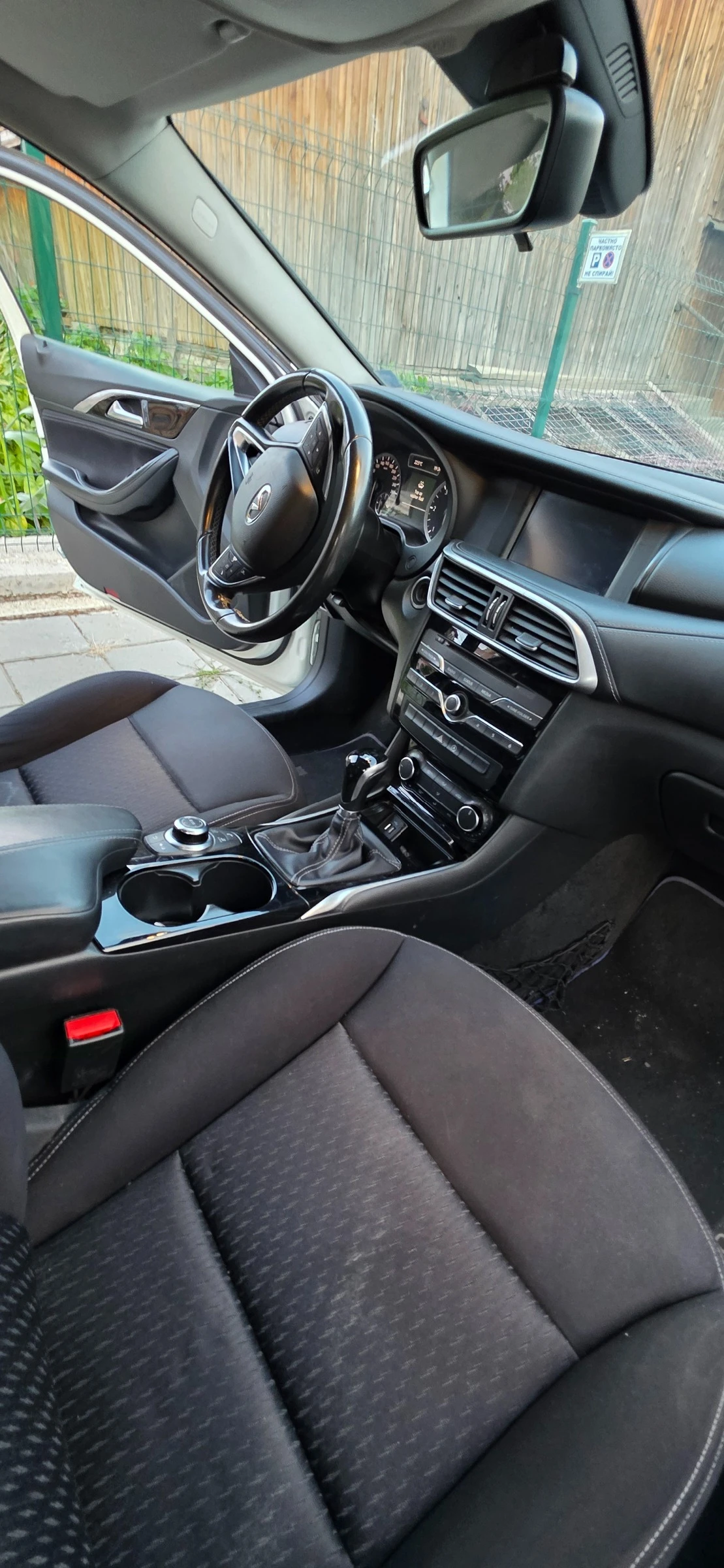 Infiniti Q30 1.5 D - изображение 3