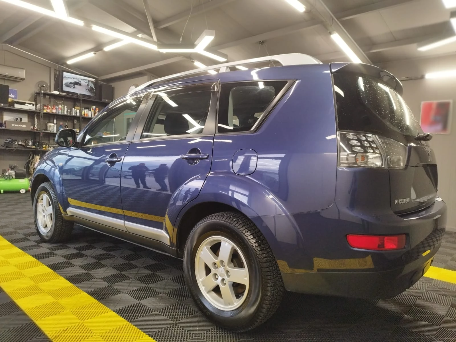 Mitsubishi Outlander 2.0 TDI 57000км Сервизна история  - изображение 4