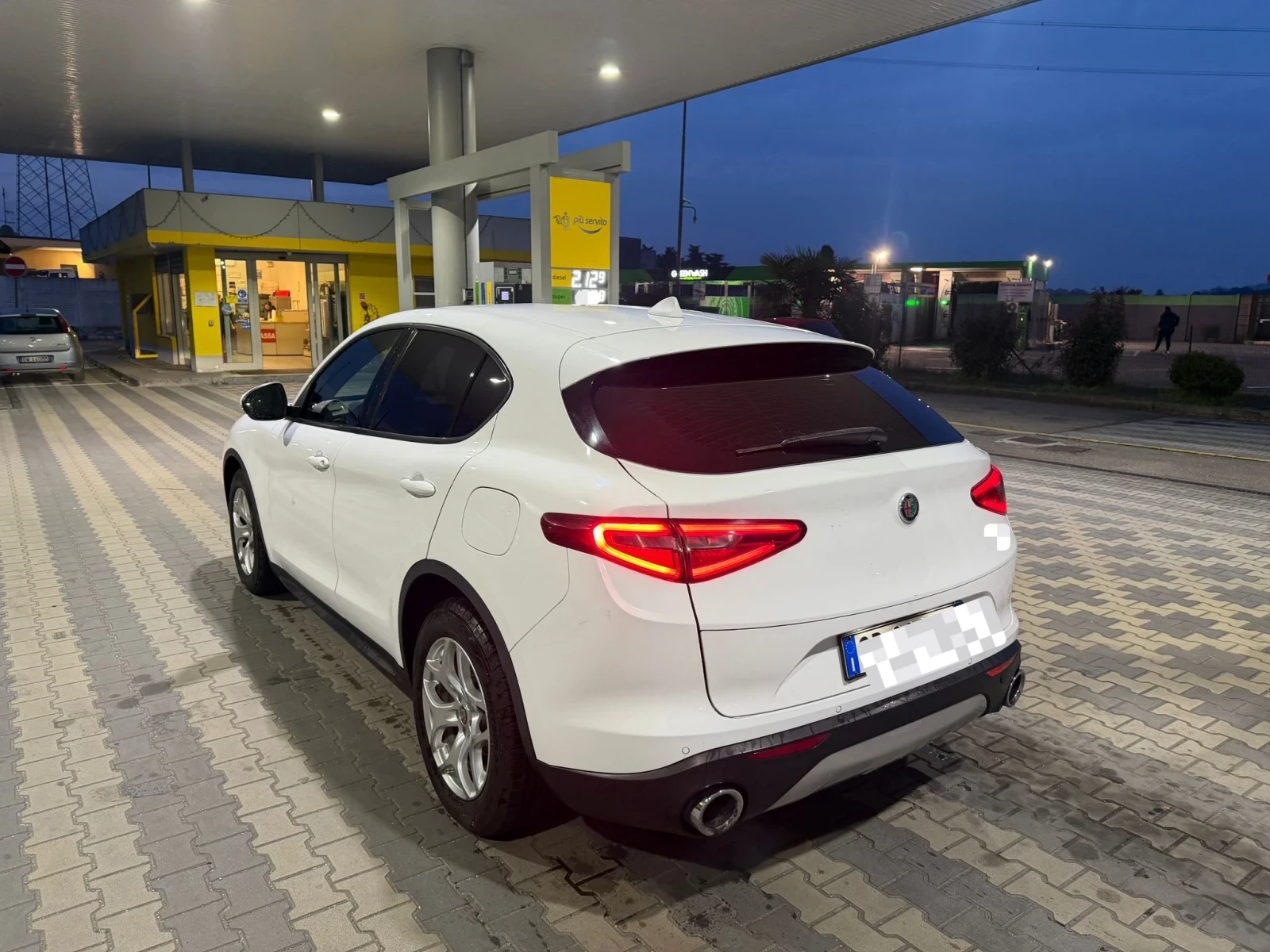 Alfa Romeo Stelvio 2.2 TD 160 CV AT8 RWD Business, снимка 4 - Автомобили и джипове - 53873342