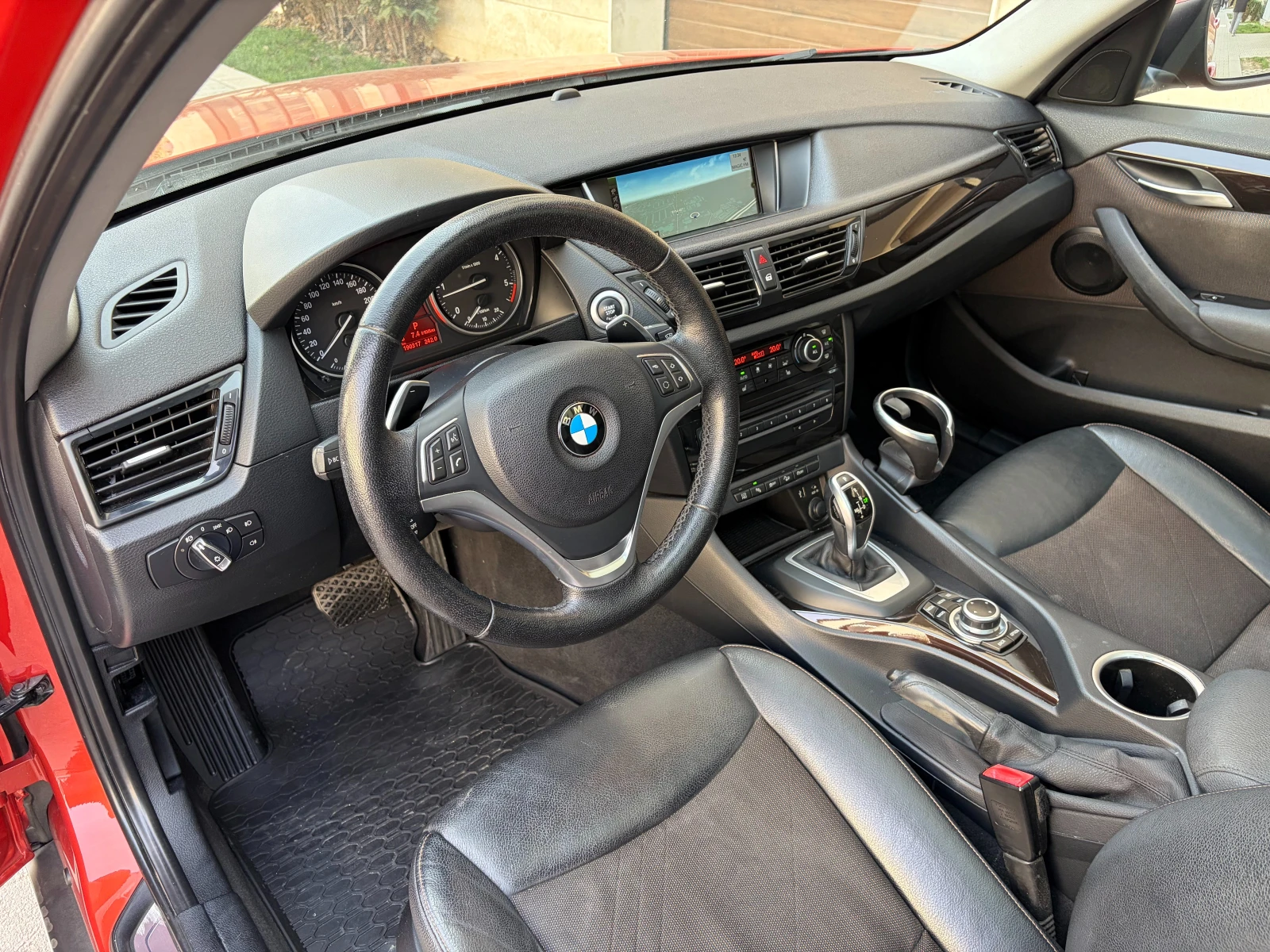 BMW X1 2.5d xDrive xLine Facelift, снимка 6 - Автомобили и джипове - 53879462