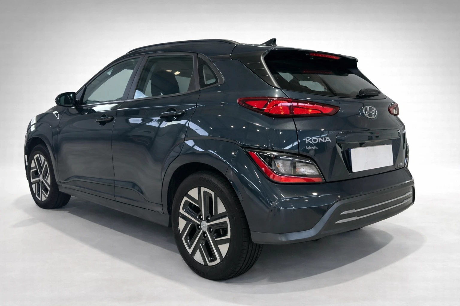 Hyundai Kona 271 евро/месец   ГАРАНЦИЯ / SOH 100%", снимка 2 - Автомобили и джипове - 54056110