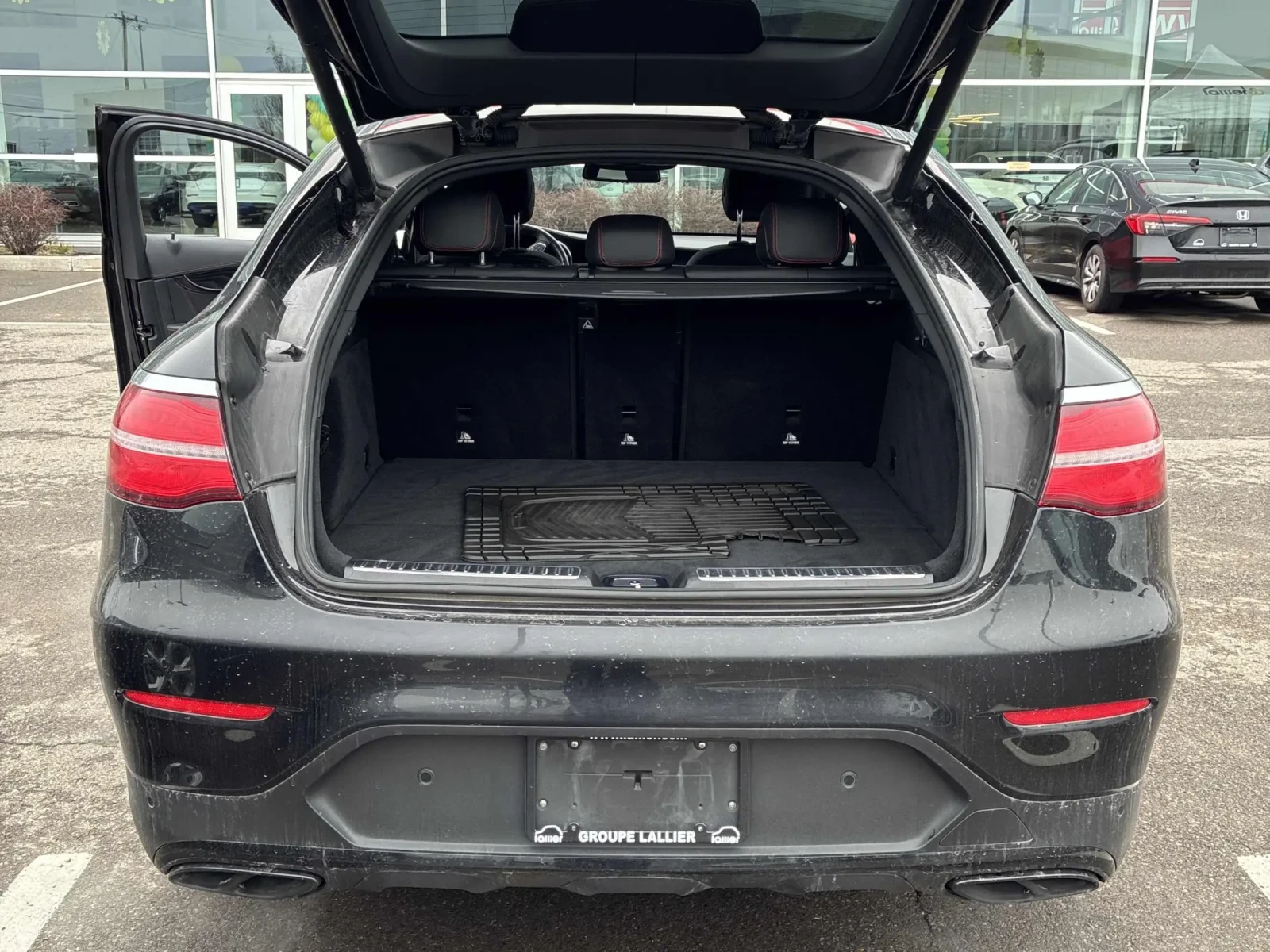 Mercedes-Benz GLC 43 AMG * * CARFAX * * АВТО КРЕДИТ * * , снимка 15 - Автомобили и джипове - 54306833