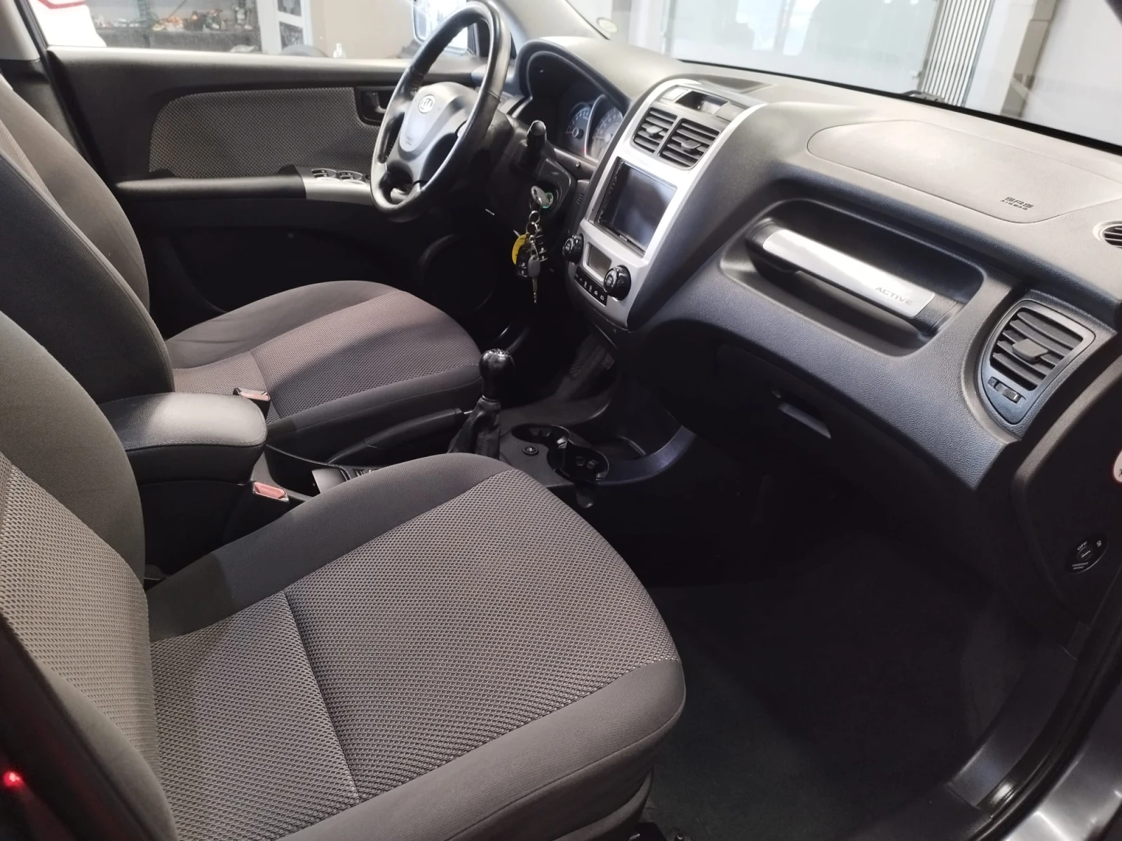 Kia Sportage 2.0i ГАЗ - BRC, снимка 9 - Автомобили и джипове - 54325247