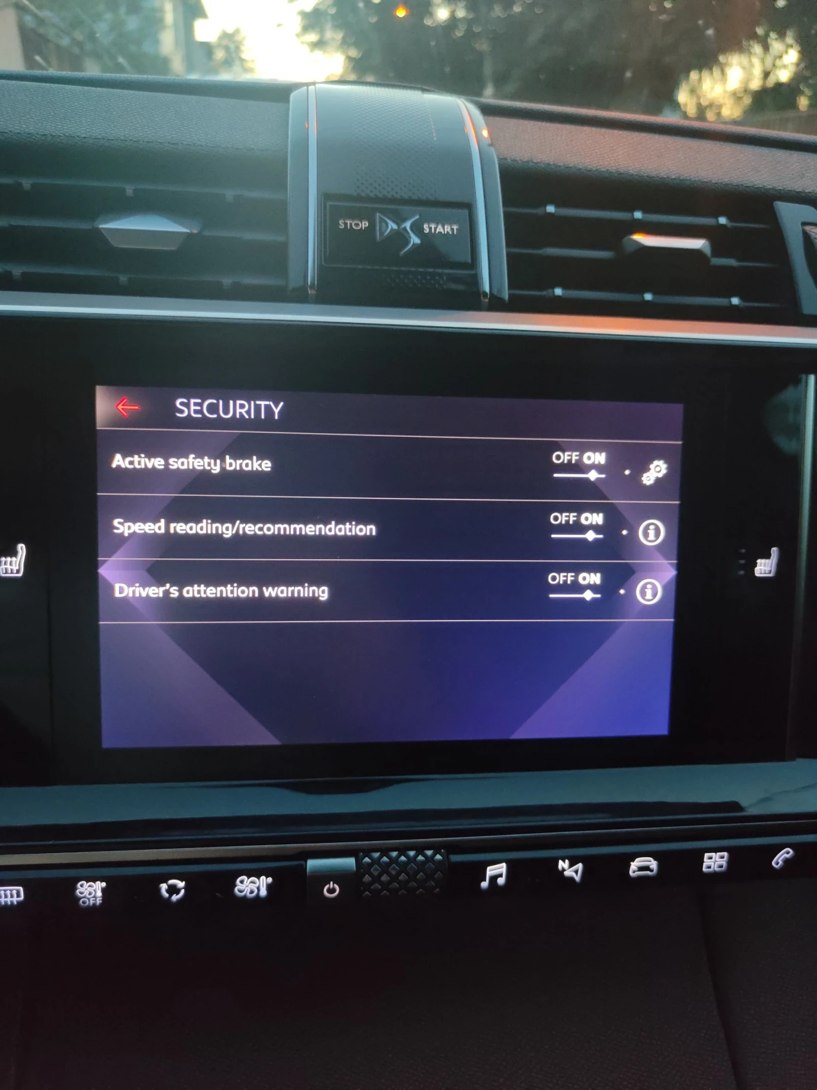 DS DS 7 Crossback 1.5 BlueHDI SoChic , снимка 13 - Автомобили и джипове - 54705060