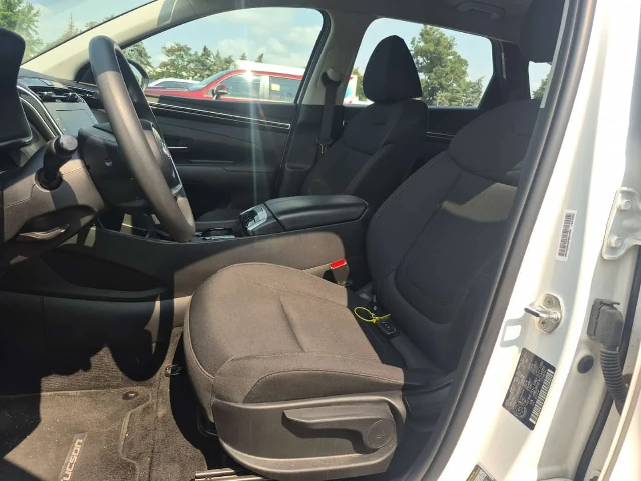 Hyundai Tucson * ESSENTIAL * CARFAX * ЦЕНА ДО БГ, снимка 7 - Автомобили и джипове - 55472246