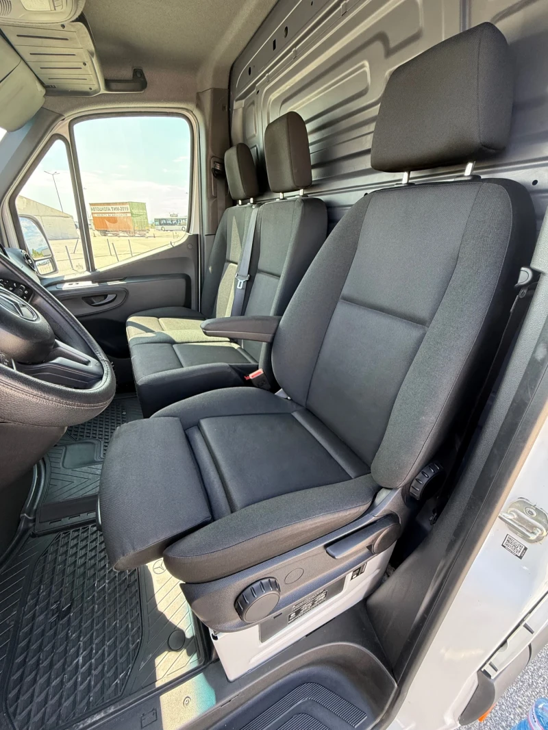 Mercedes-Benz Sprinter 319  / 3.0 V6 /  1-собственик !  /, снимка 9 - Бусове и автобуси - 52542953