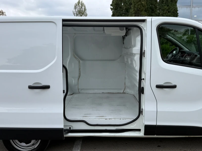 Renault Trafic 10000 km Гаранция ! , снимка 15 - Бусове и автобуси - 51861342