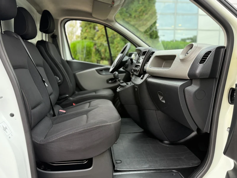 Renault Trafic 10000 km Гаранция ! , снимка 10 - Бусове и автобуси - 51861342