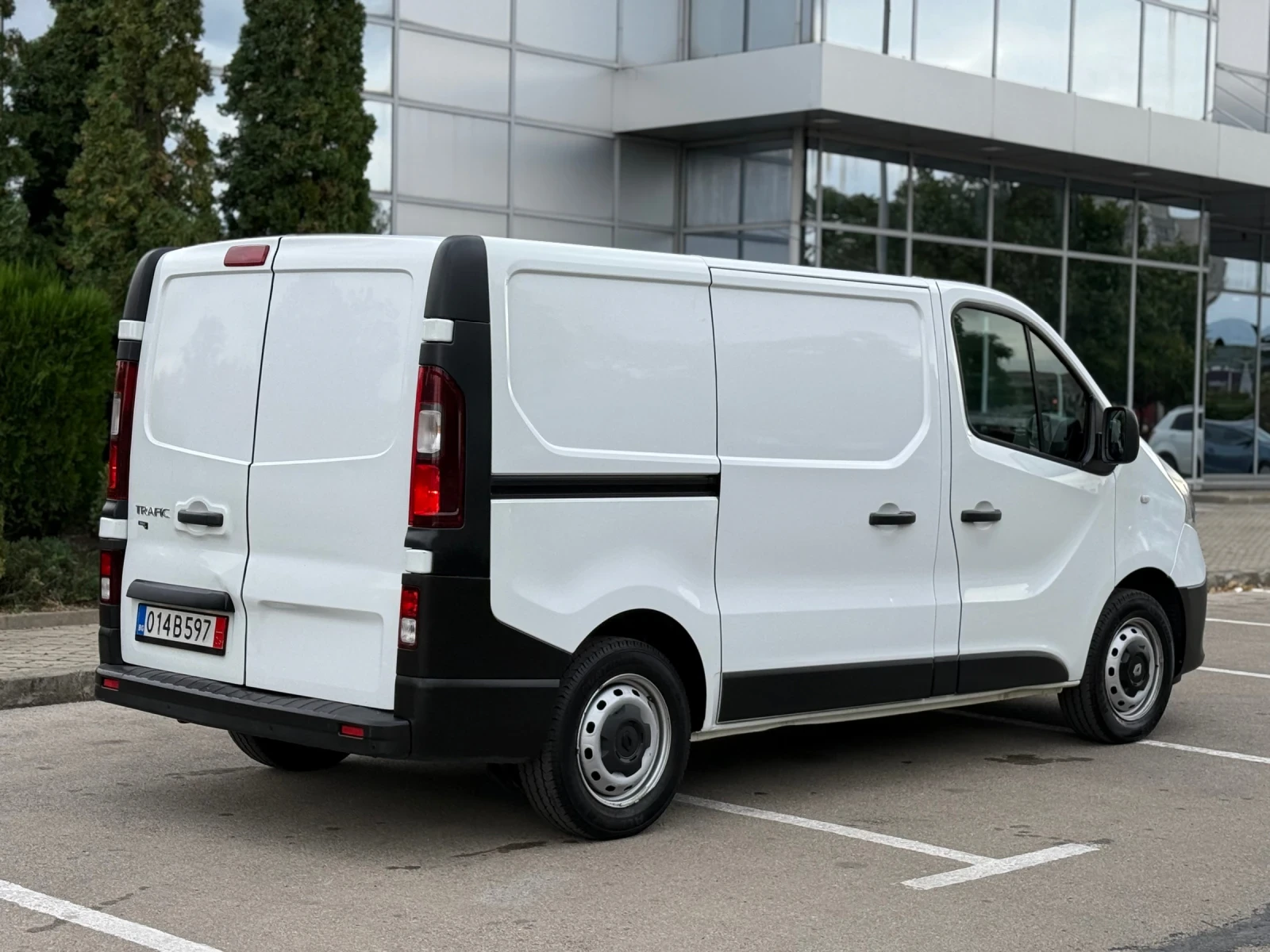 Renault Trafic Хладилен БЕЗ НАДСТРОЙКА ! - изображение 5