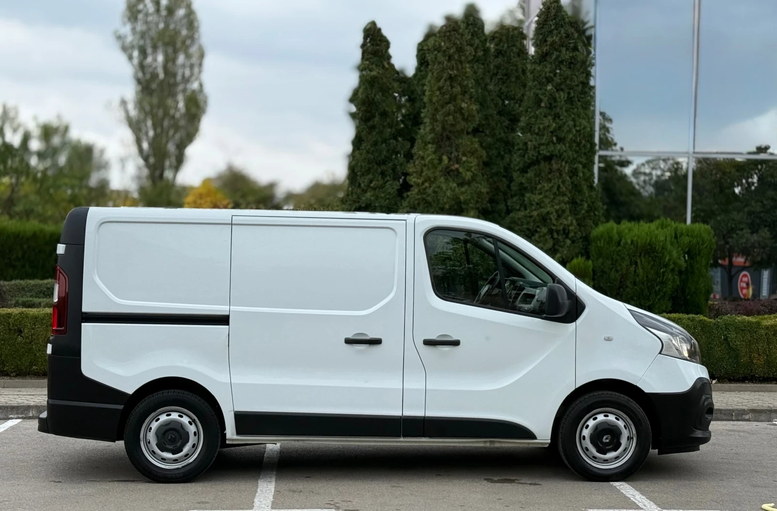 Renault Trafic Хладилен БЕЗ НАДСТРОЙКА ! - изображение 4