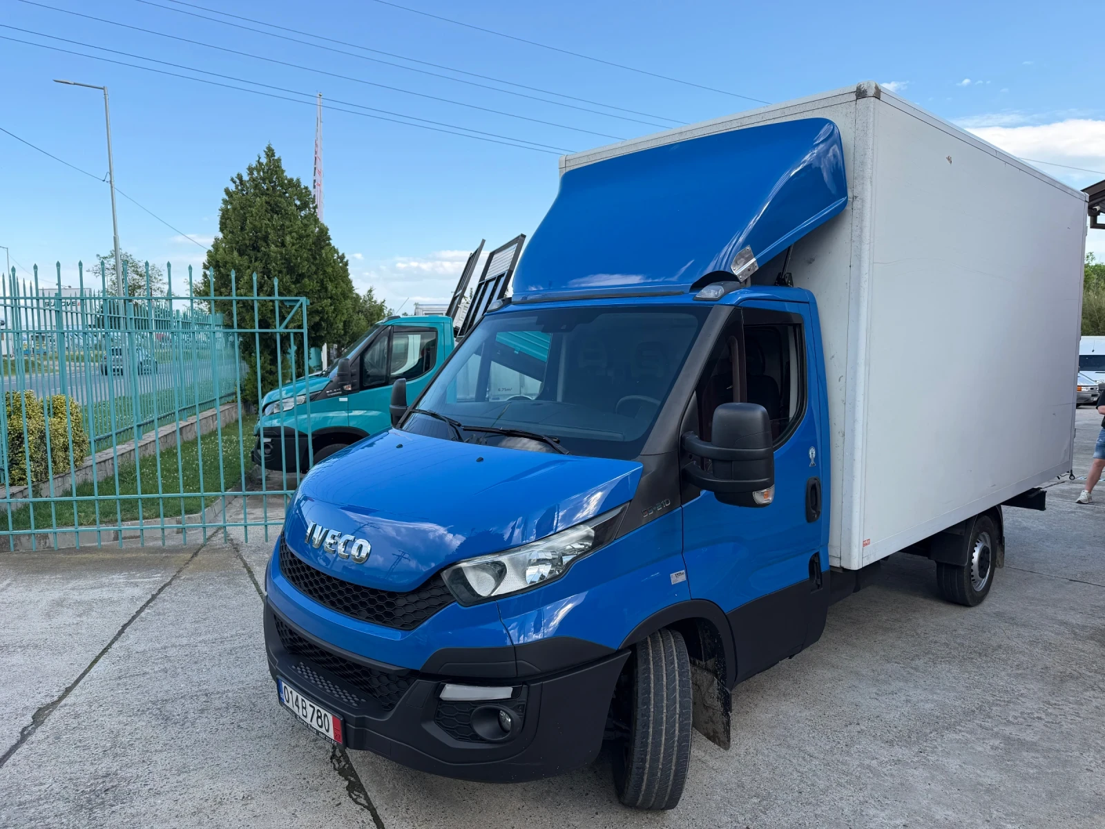 Iveco Daily 35-210* 3.0HPI* Euro5b* Климатик* 4.20м фургон, снимка 4 - Бусове и автобуси - 54753138