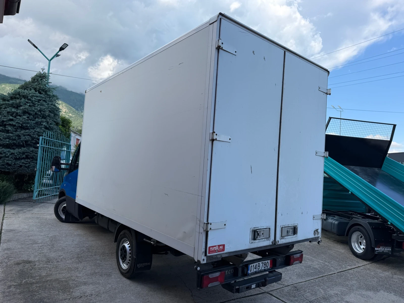 Iveco Daily 35-210* 3.0HPI* Euro5b* Климатик* 4.20м фургон, снимка 10 - Бусове и автобуси - 54753138