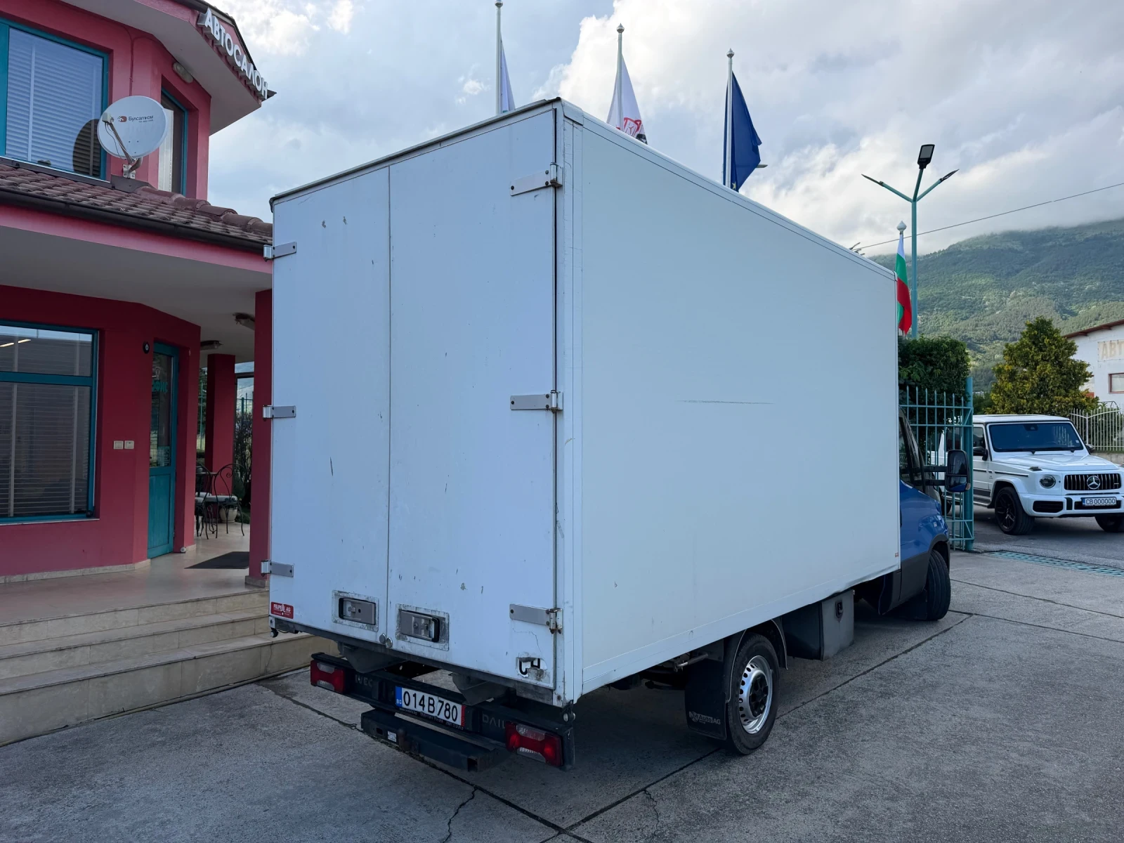 Iveco Daily 35-210* 3.0HPI* Euro5b* Климатик* 4.20м фургон, снимка 12 - Бусове и автобуси - 54753138
