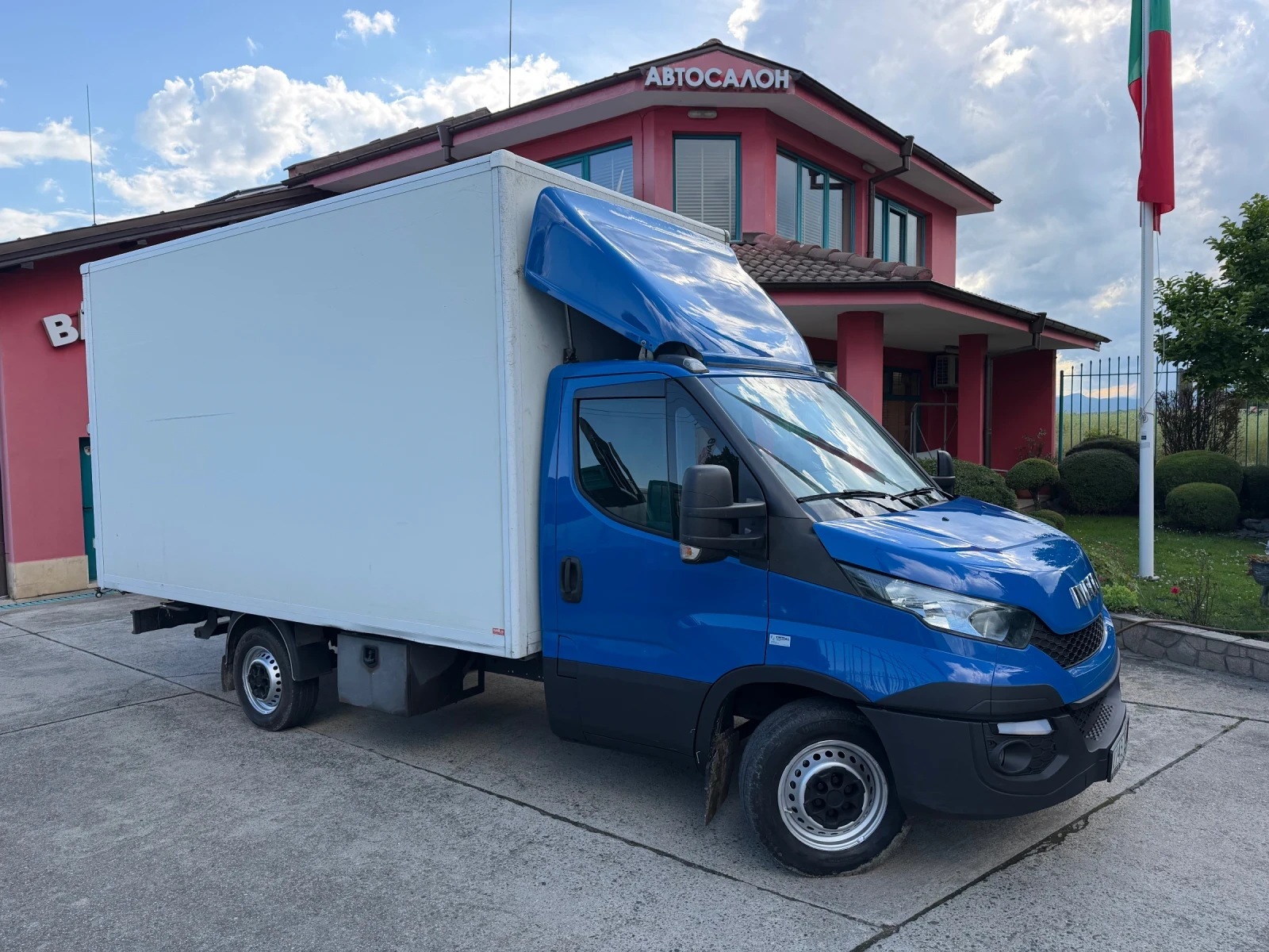 Iveco Daily 35-210* 3.0HPI* Euro5b* Климатик* 4.20м фургон, снимка 13 - Бусове и автобуси - 54753138