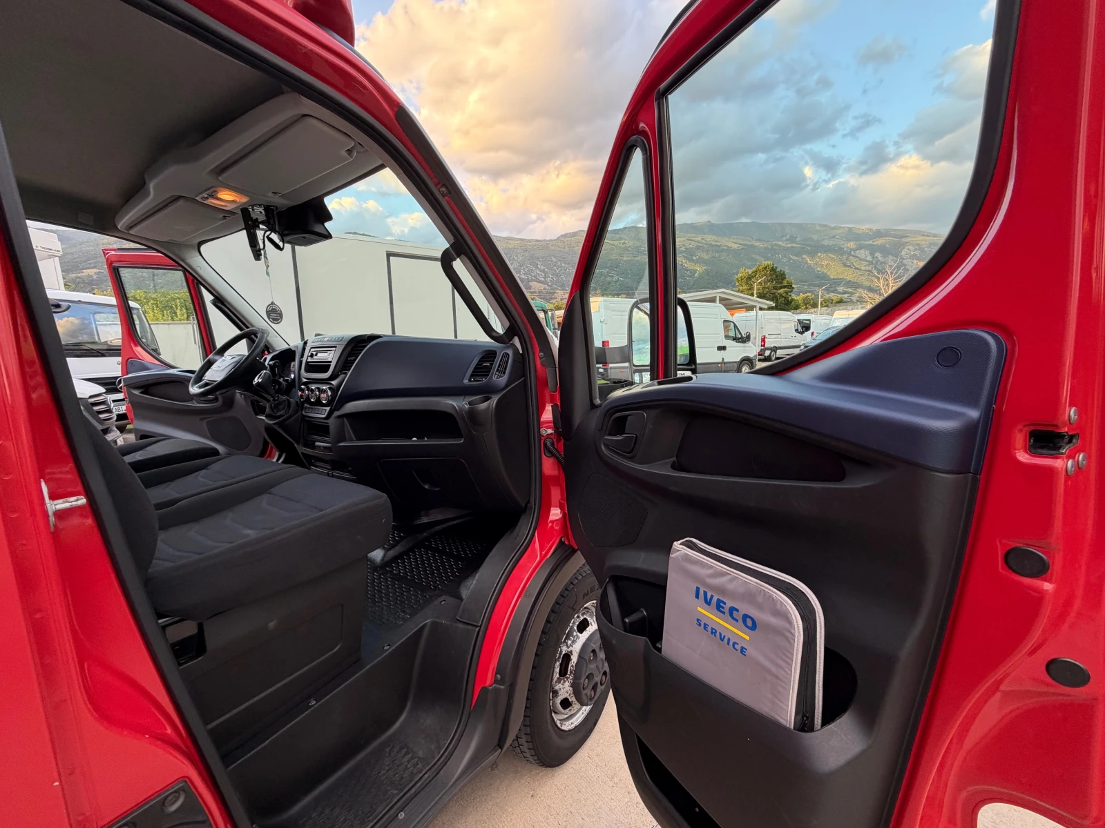 Iveco Daily 35C16!3, 5т.!FULL!ТОП!БОРД!, снимка 13 - Бусове и автобуси - 55165752