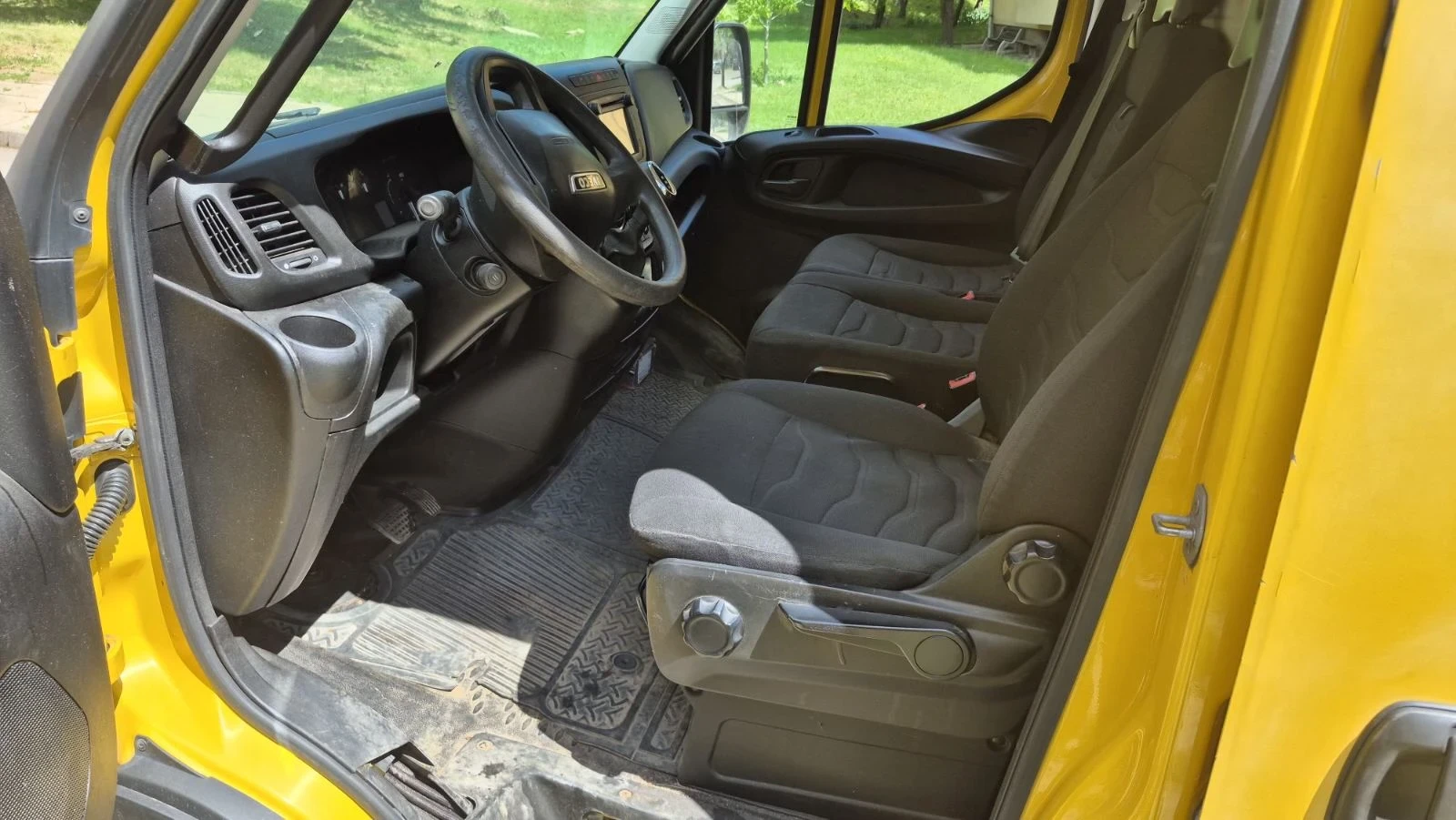 Iveco Daily 35-130, снимка 12 - Бусове и автобуси - 55988106