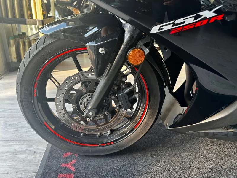 Suzuki Gsxr 250i ABS 2021г., снимка 6 - Мотоциклети и мототехника - 50990769