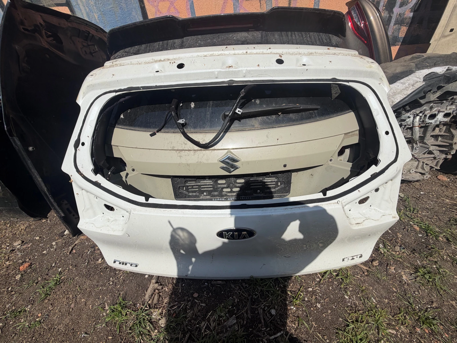 Kia Niro 2017г заден капак гол, снимка 2 - Части - 54260167