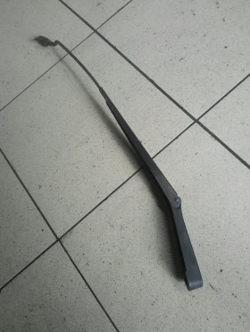 Рамо чистачка предно дясно Форд Фокус хечбек 00г.