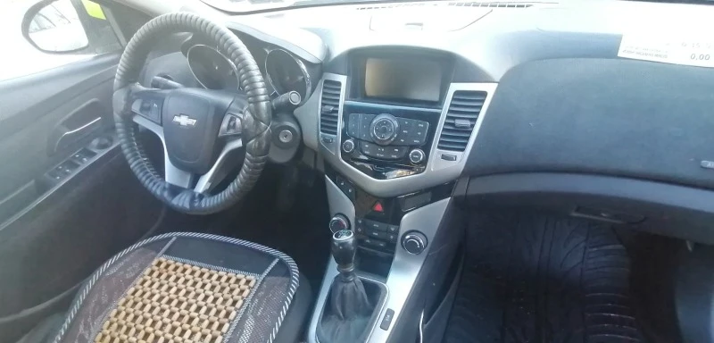 Chevrolet Cruze 1.8, снимка 10 - Автомобили и джипове - 47511403