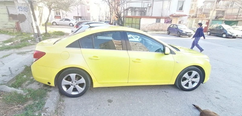 Chevrolet Cruze 1.8, снимка 4 - Автомобили и джипове - 47511403