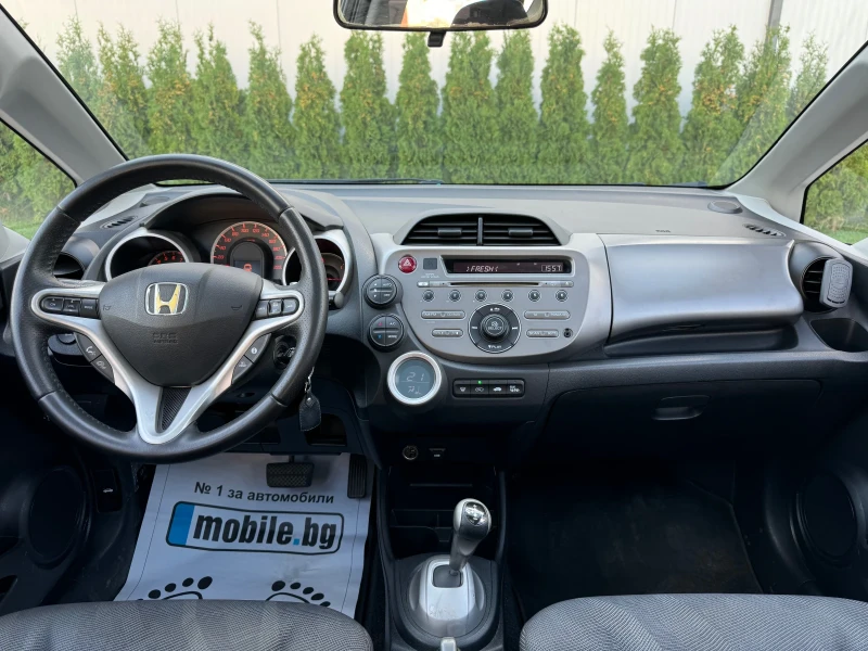 Honda Jazz 1.4i-VTEC 100к.с/Регистрирана/Обслужена/ШВЕЙЦАРИЯ!, снимка 9 - Автомобили и джипове - 47332934