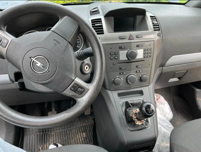 Opel Zafira, снимка 5 - Автомобили и джипове - 48208275