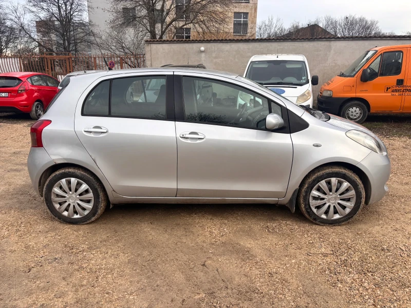 Toyota Yaris 1.4D-4D, снимка 4 - Автомобили и джипове - 48600665