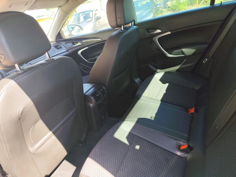 Opel Insignia 2.0 CDTI/Ecotec Facelift/Navigation , снимка 11 - Автомобили и джипове - 51970992