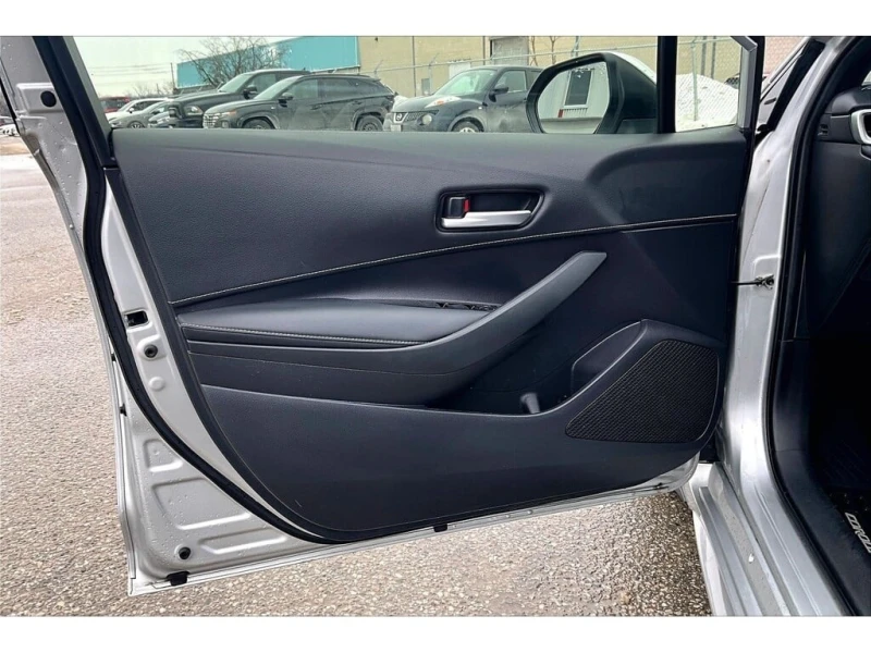 Toyota Corolla * Backup Camera | CarPlay | Great Value | SiriusXM, снимка 2 - Автомобили и джипове - 52926622