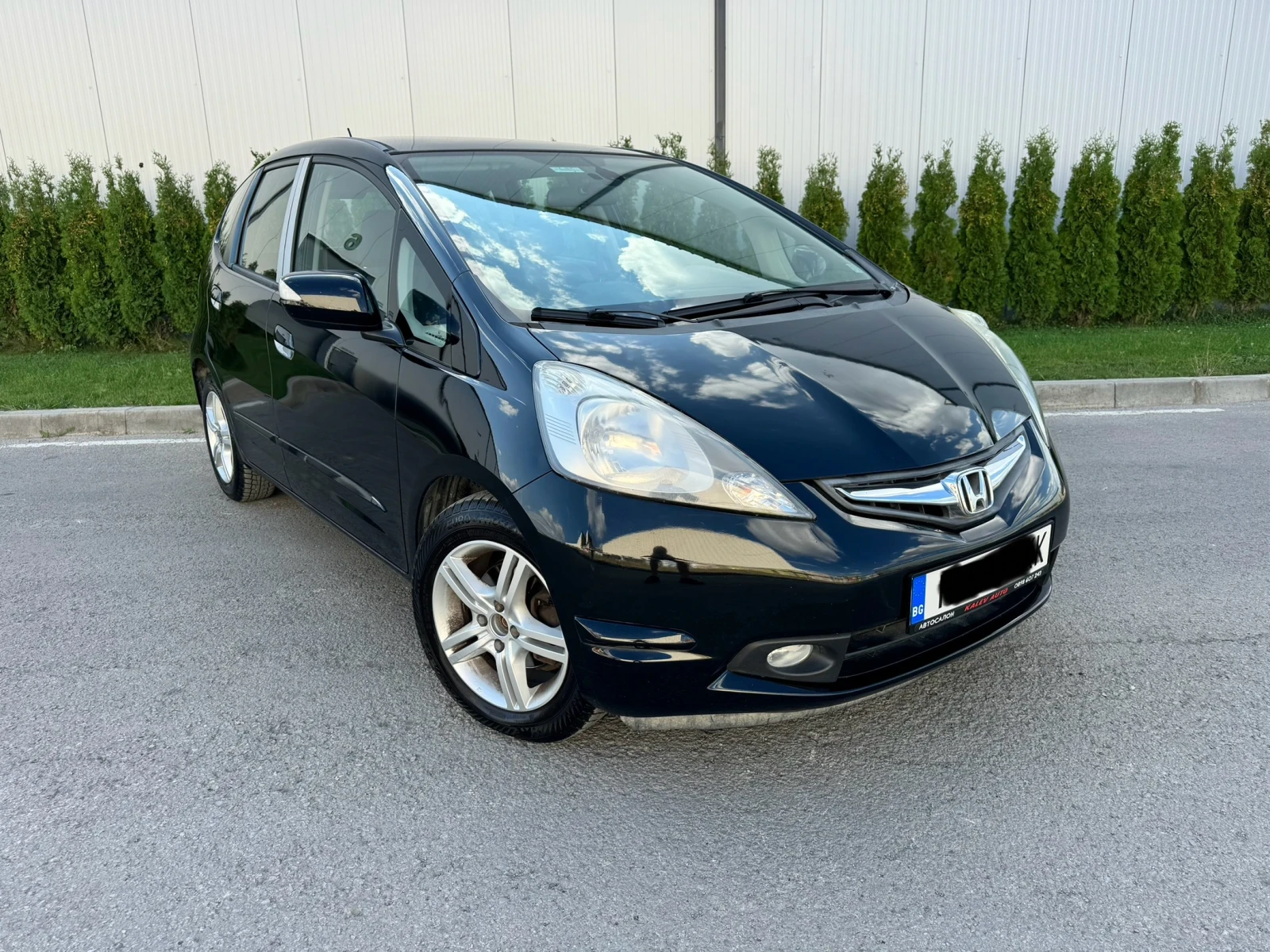 Honda Jazz 1.4i-VTEC 100к.с/Регистрирана/Обслужена/ШВЕЙЦАРИЯ! - изображение 2