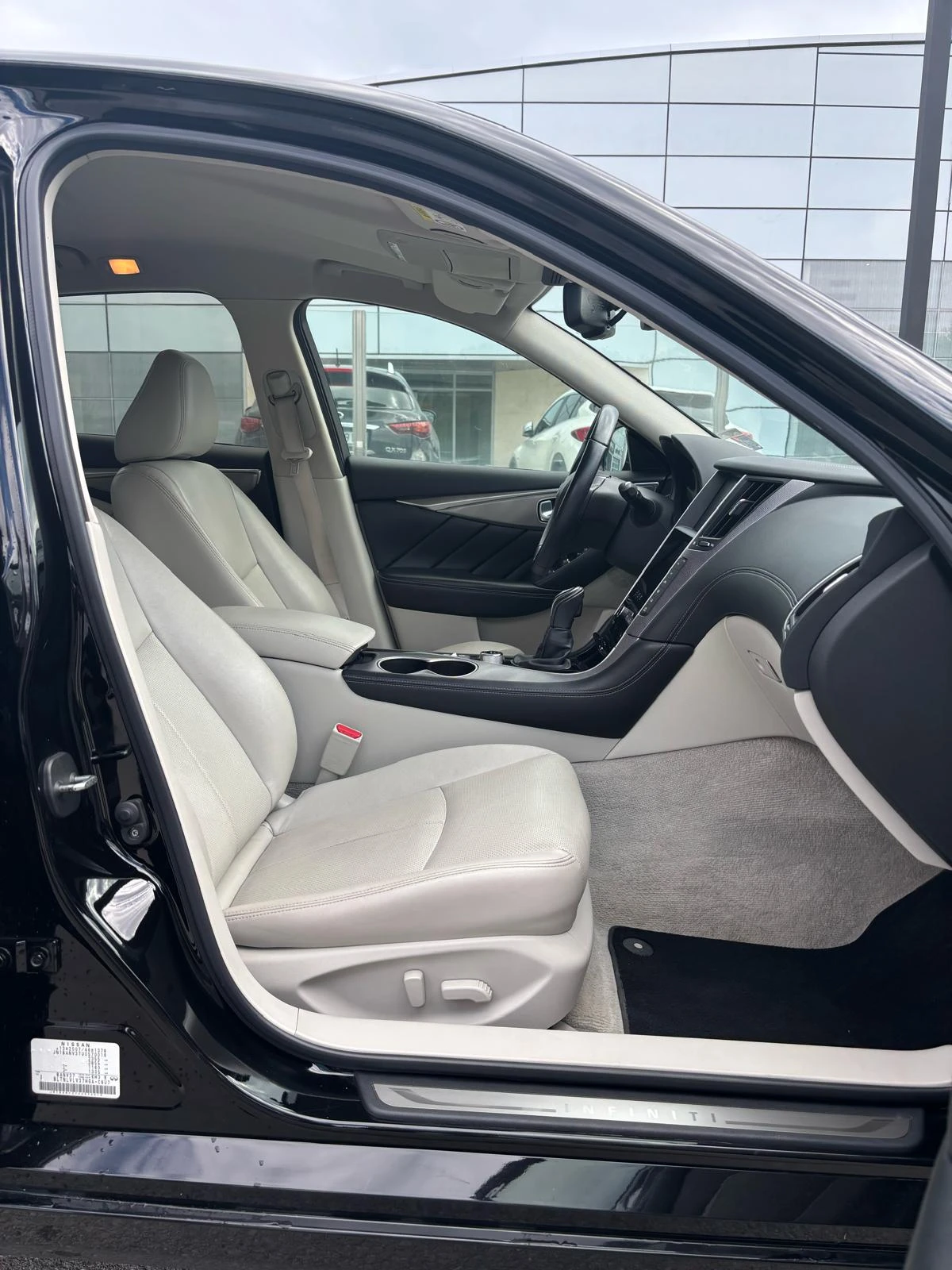 Infiniti Q50 HYBIRD AWD 3.5  - изображение 7