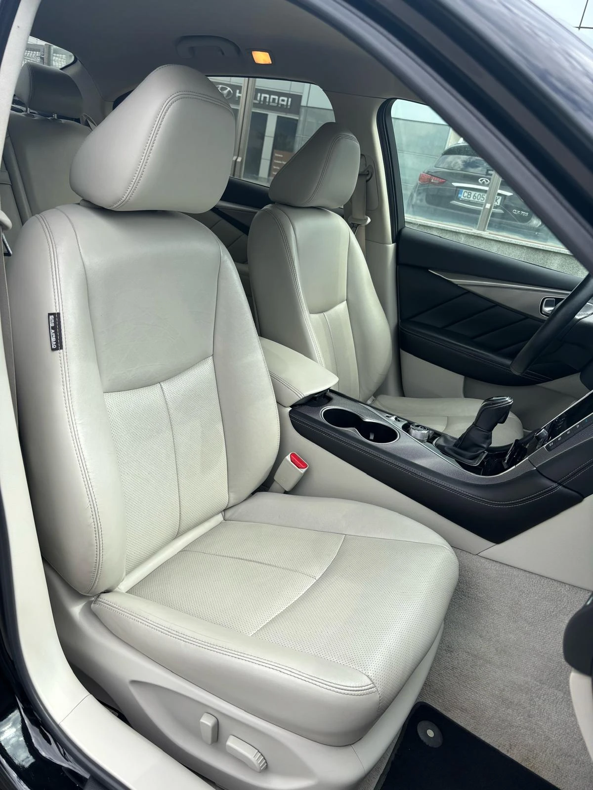 Infiniti Q50 HYBIRD AWD 3.5  - изображение 8