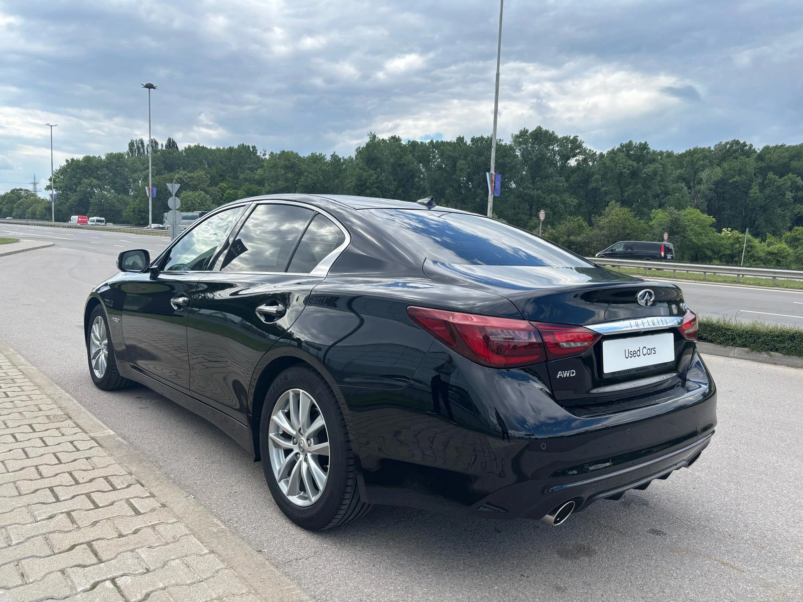 Infiniti Q50 HYBIRD AWD 3.5  - изображение 3