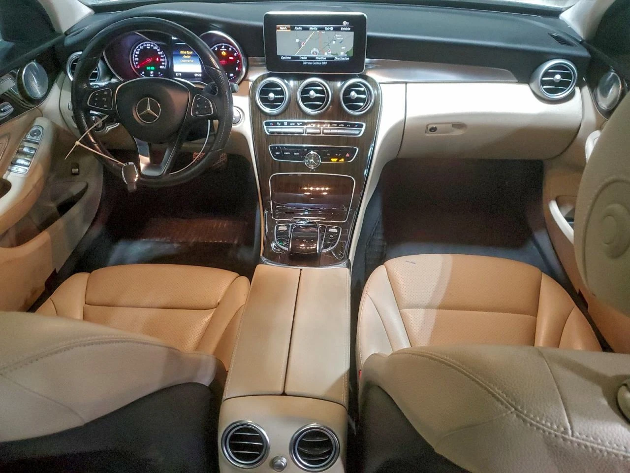 Mercedes-Benz C 300 4MATIC - изображение 9